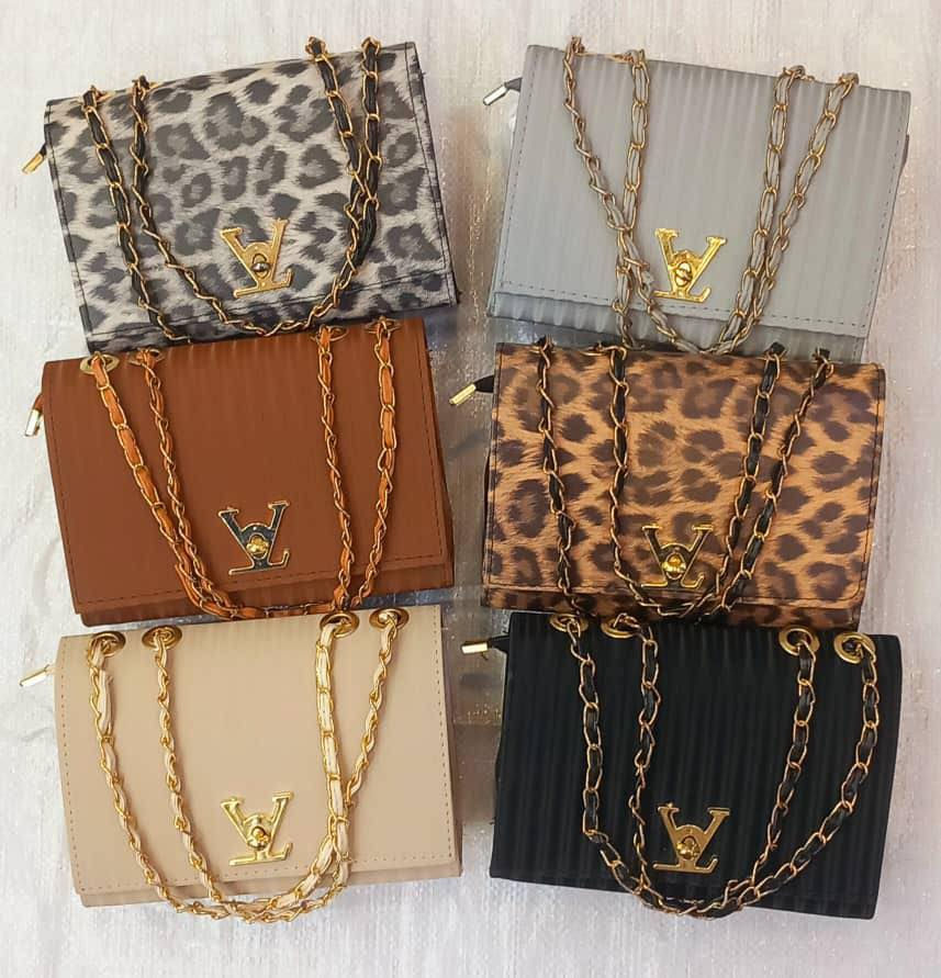 🛍️ عروض رمضان على الجنط وصلت!
تخفيضات قوية على كل الموديلات

لفتره محدوده 

 سعر مفرد 5 الاف

❄️سعر موديل الصغير 36الف درزن

❄️سعر موديل الكبير 42 الف درزن

احجز هسه قبل النفاد 📩

للتواصل 

***********

https://t.me/bagswoman7
