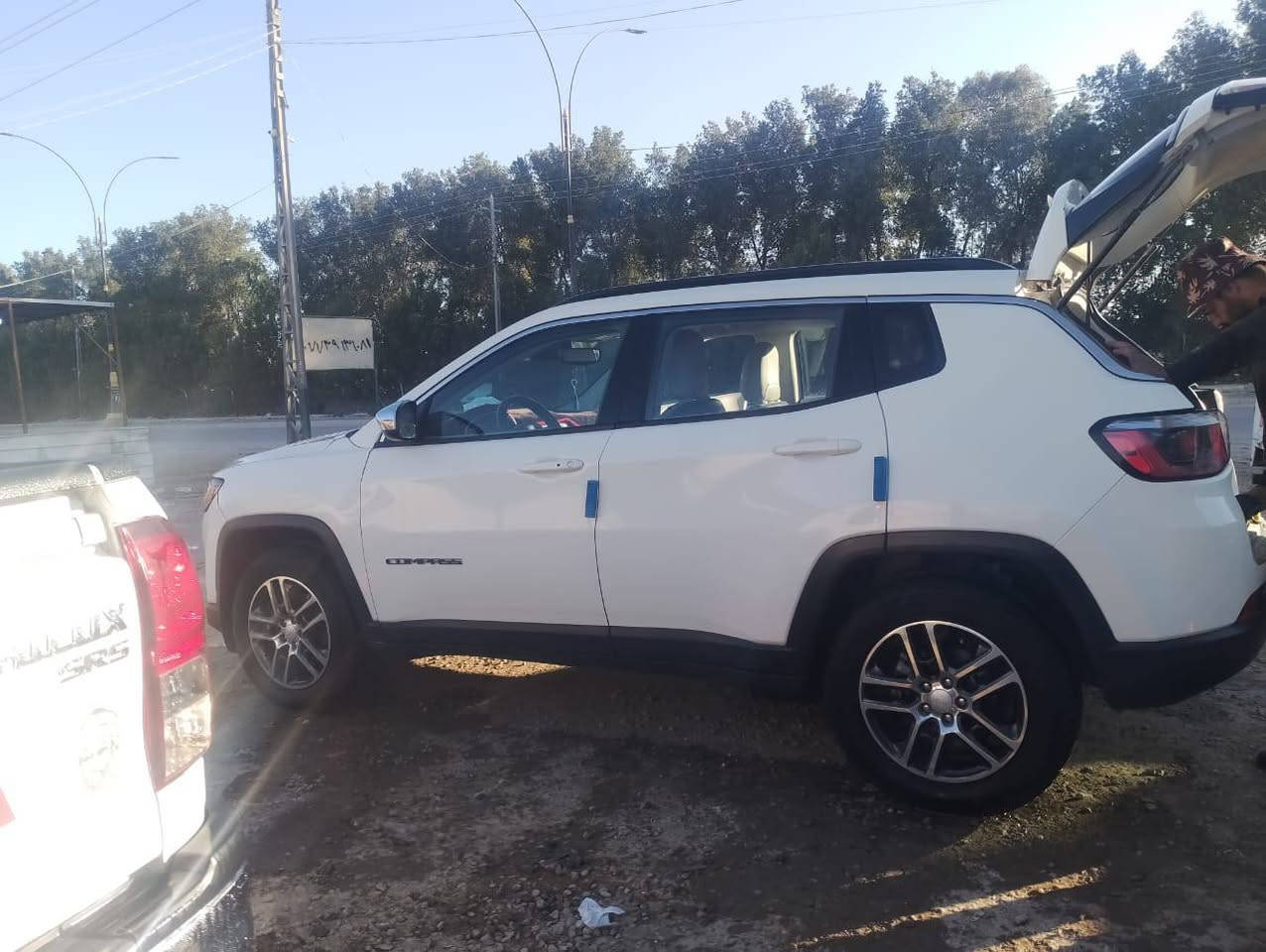 السلام عليكم
البيع جيب كومباس 
ورارد مريكي حادثها بس دعاميه 
فول مواصفات
رقم بغداد دولي
مديل 2018 
الون ابيض
سعر سياره 135 ورقه وبيها مجال
رقمي *********** بيه وتساب
