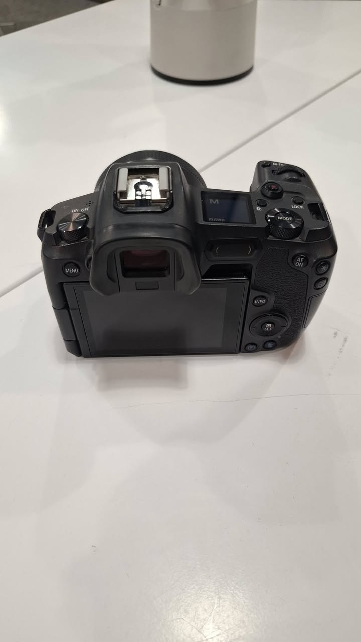 كاميرا كانون Canon R للبيع
و عدسة 50mm f1.8 canon rf
و عدسة 24 - 105 kit canon rf
و بطارية و شاحنتها
و رام ٦٤ من شركة رصينة
  
للاستفسار بغداد
***********
