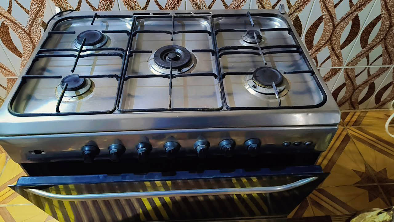 السلام عليكم طباخ مستعمل للبيع شغال كامل سعر 80الف     رقم الهاتف :***********
