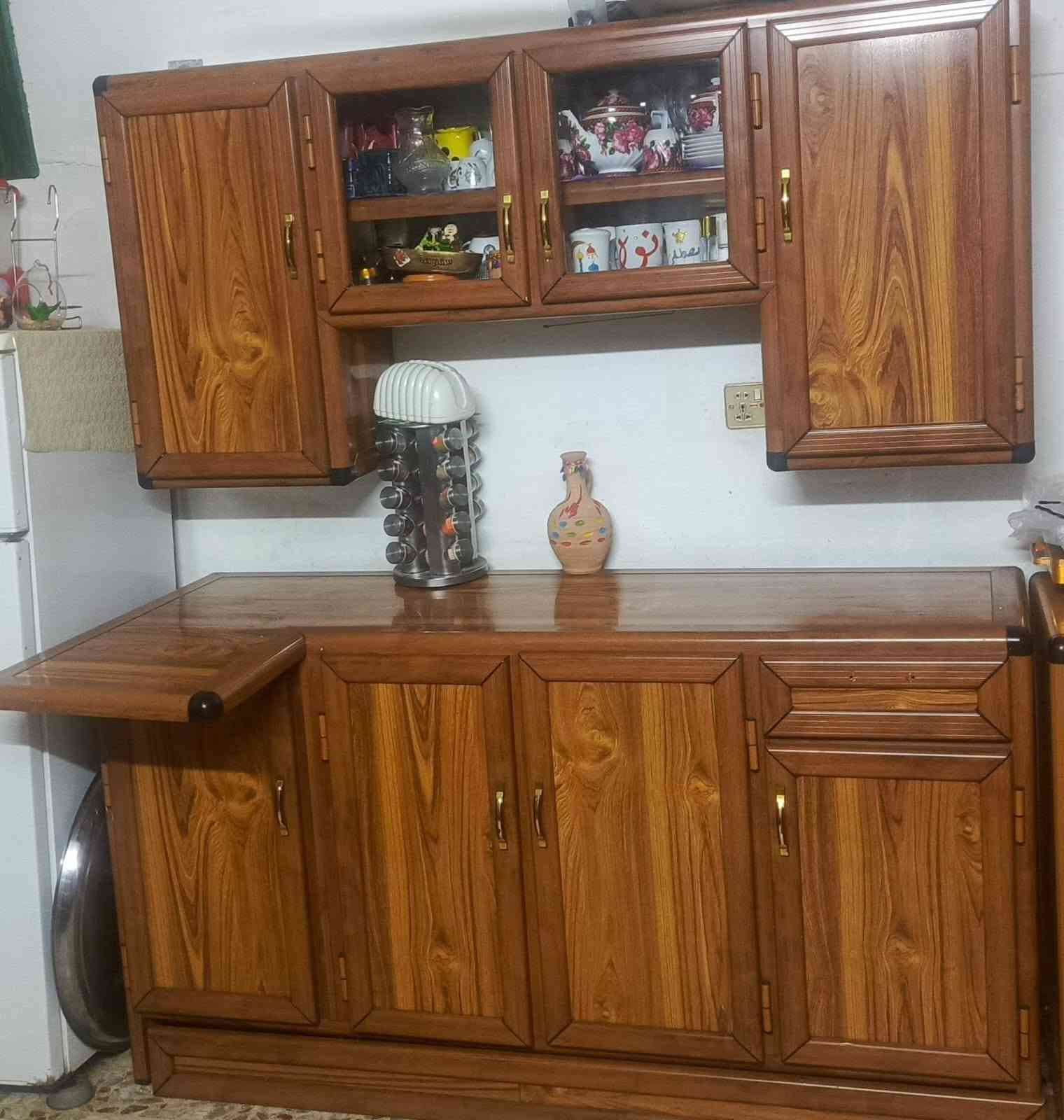 السلام عليكم كاونتر للبيع خمس قطع نضيف سعره  550 وبي مجال 
المكان بغداد الدوره ***********
