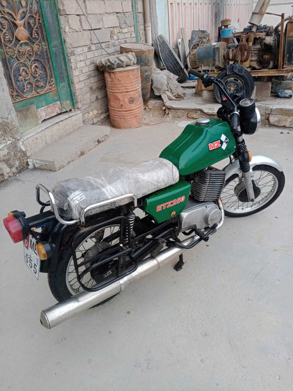 السلام عليكم ماطور 82بدون بدون لحيم بلخشم وجوه لكشن  سايس 4مكينته ناعم بس بيه3يفلت كهربائياته شغاله وياله عسكري سعره ب700وبيه مجال قليل مكاني ديوانيه فلكه حي العصري ***********
