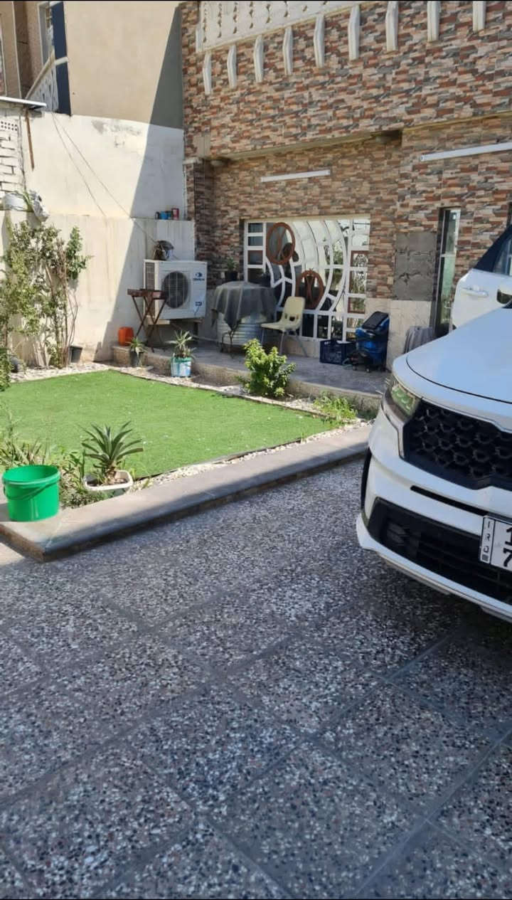 الدر للبيع منطقه الامين الثانيه قرب مكتبه روأ بضهر اسواق الغدير السعر 350 وقابل للتفاوض للستفسار اكثر ***********
