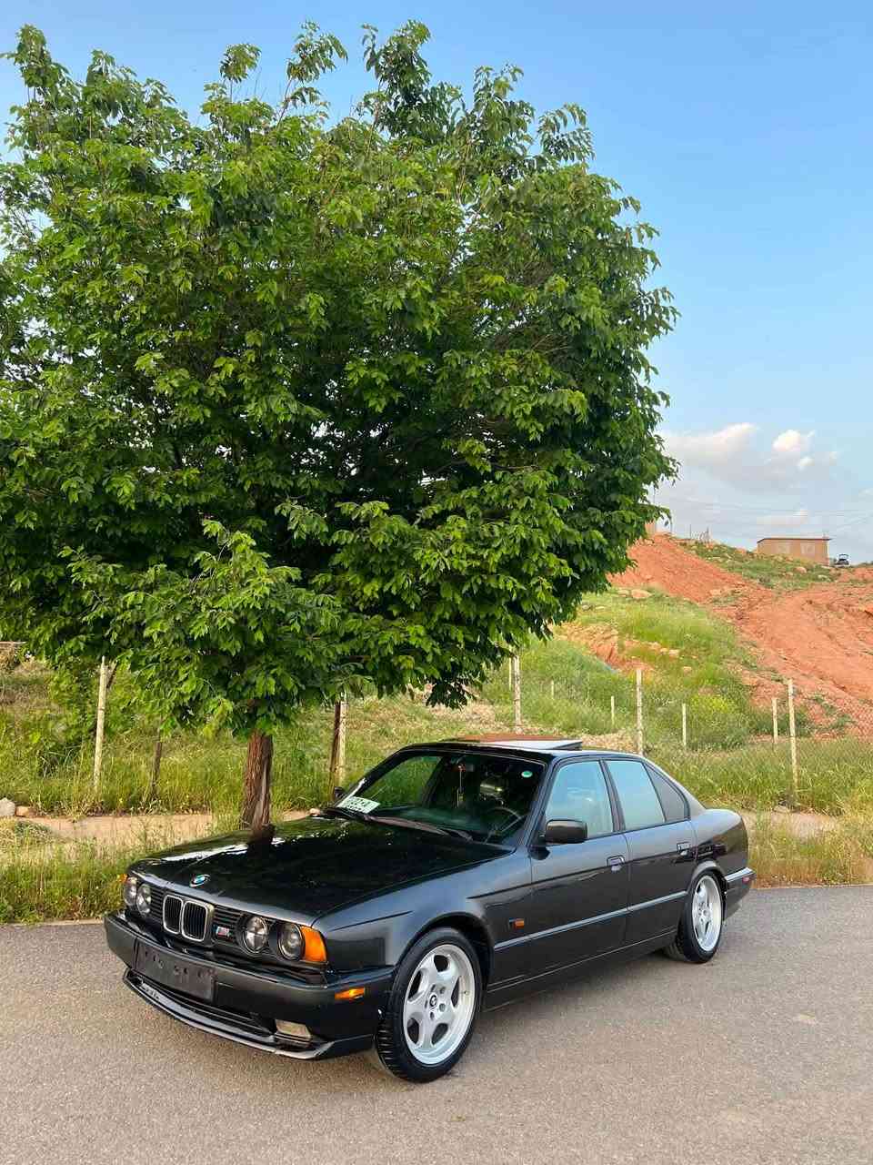 ماشالا له مالي هه موو لايه ك 
BMW.1992.525i.فولى گيرعادى
كوشن جلدى بيلادي .هيته ر.كاره بايي.تبريد.6باليف.جام كاره بايي.
گيج.بيلاد.سوكان Mسپورت.په رده.
لايت بيلادي ناو ره ش .دعامي m.فورميكا.
ويلm5 لوك.پيش باريك بيلاد.
سلايد.مه كينه بيلاد.525عادي🔥
پيش و دواي كه پس.بي ليدانوبراوه
كامل بوياغ بو جواني.هه موو گياني به شه رت.تاقم پيش و دواى تازه يه
هه زه ٢٠٢٧.سنوي به ناوي خوم تا 2032.كاره بايي كامل به شه رت سه ياره كه مالي دوسته.بو زانياري زياتر تيل بكه شوين كويه.
انشاالله ده بيت قسمه تي هه ركه سيك پر به سه ياره كه خيري لي ببيني.🪬*********** كويسينجاك, أربيل
