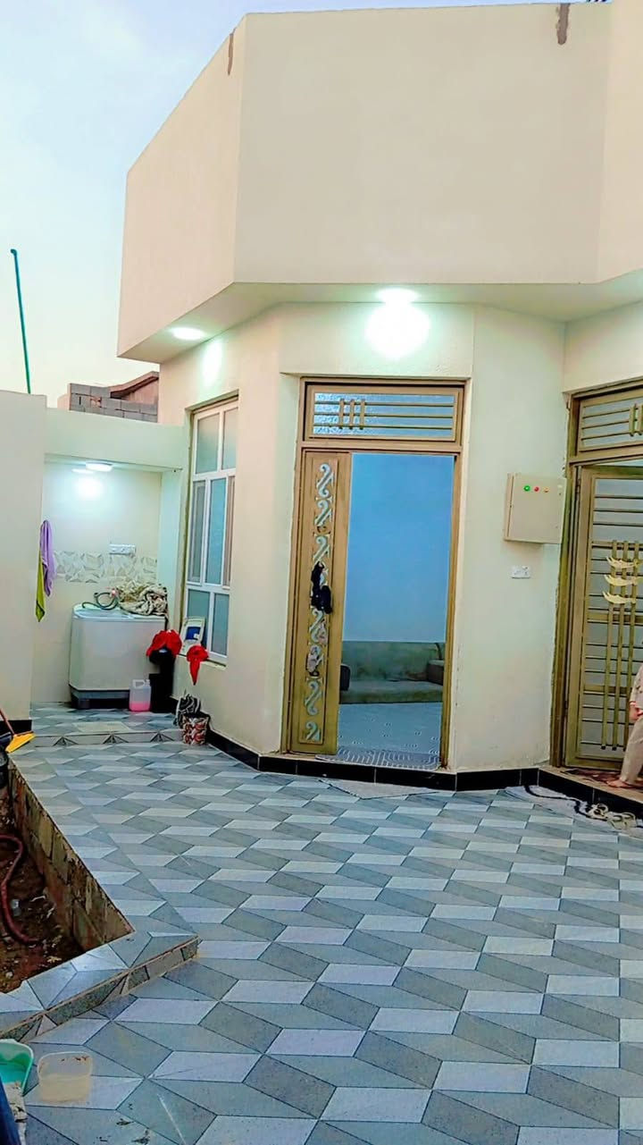 #اسعد_الله_اوقاتكم_بكل_خير⁉️👋

دار سكن للبيع 🏠🏠 

#المساحة::200متر

#العنوان:: البصرة أبو الخصيب منطقة كوت ثويني قرب جامع سيدة خديجة 

#جنس_العقار::طابو زراعي عراقي وكالة ونصخ من الطابو ومكاتبة 

#يحتوي:: البيت على تلاث3غرف منام كبار 
وديوانية 
ومطبخ وصالة 
وصحيات 

وكراج سيارة 🚗 
بناء بلوك 
شارع 10م 

جميع الخدمات متوفرة ماء كهرباء مدارس نت كلشي قريب على 
#السعر((90مليون وبي مجال))
#اللاستفسار:: إلا تصال على الهاتف ☎️📞 
☎️((***********))☎️
