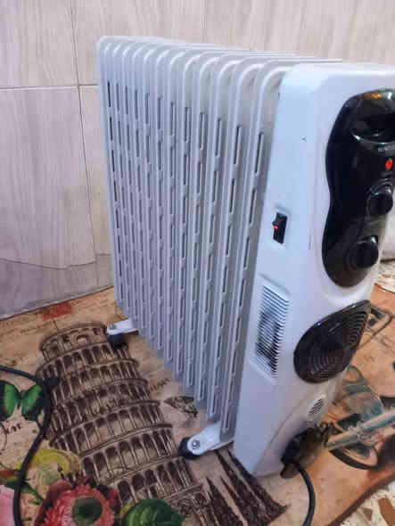 السلام عليكم للبيع مدفئة زيتية 
ماركة الحافظ شغاله احله من الجديد .
بغداد وتوصيل للمحافظات 
*********** بغداد
