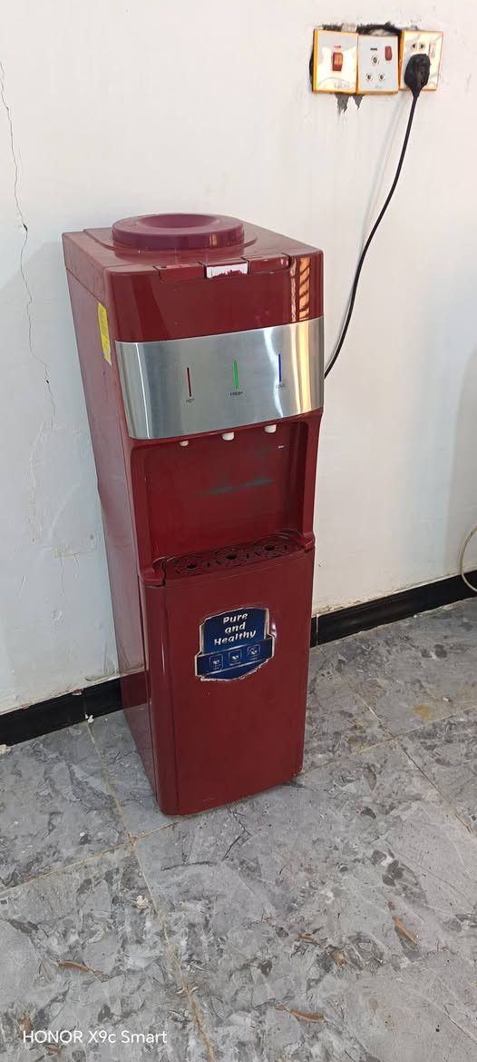 براد ماء للبيع ماء جديد كلش حار بارد ثلاجه داخليه تجي وتشوف بروته اله تاخذه بسعر ٧٥ الف للتواصل ***********
