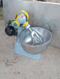 للبيع عجانه 15 كيلو مكاني بغداد جكوك قريب على الكاظمية السعر ٢٣٠   077...