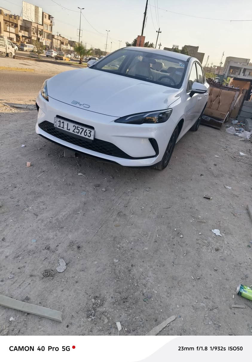 السلام عليكم
بي وايدي سيل 5 وضع الشركه 
ماشيه تقريبا ٣ ألف مكانه البياع 
السياره كفاله عامه أي نقص مابيه 
ولا بيه شخط سعره ١٨ ونص بيه 
مجال بسيط ليريده يخابر ويدلل
***********
