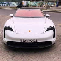 بورشه تايكان • كهربا EV • ١٦٠٠٠ كم