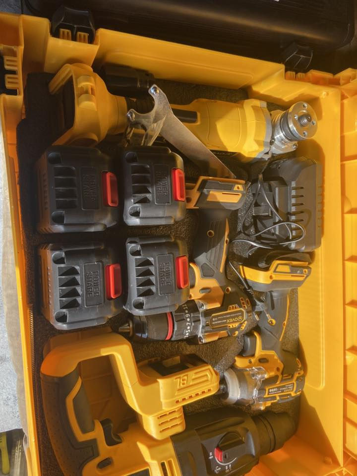 السلام عليكم بيع عدد شلع شغالات أصليات السعر ٢٣٠مكاني زعفرانيه ***********
