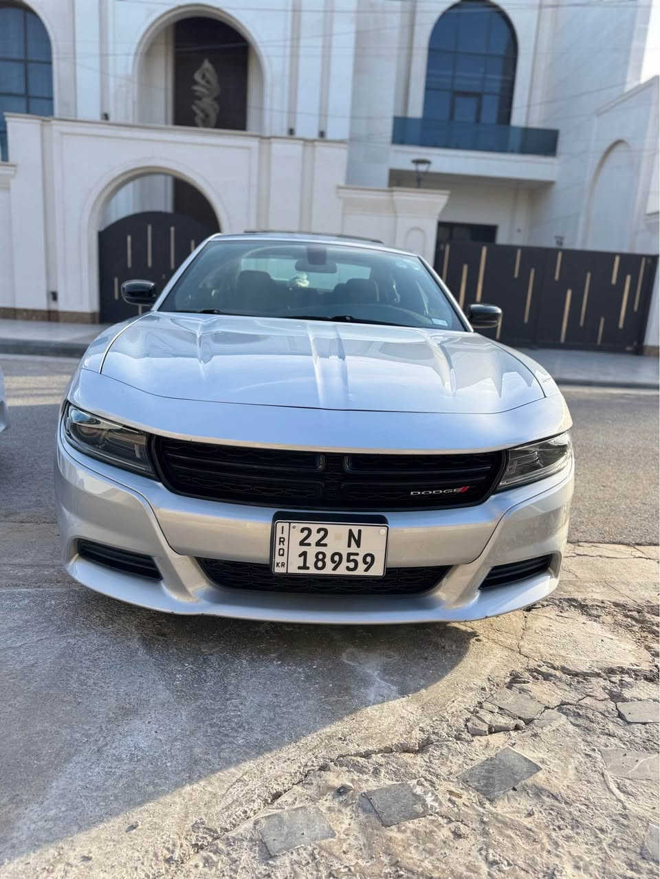 جارجر sxt لاست كول موديل 2023 
وارد امريكي رقم اربيل 
مواصفاتها 
سلايد 
شاشة جبيرة وكامرة وحساسات 
كشن كهرباء كشن حضن
تحكمات ستيرن
بصمة ودخول ذكي وتشغيل عن بعد 
لايت زينون بلادي 
حادثها جاملغ خلفي وباب خلفي ايرباك بردة فقط باقي السيارة كفالة 
السعر 250 ورقة بيها مجال بسيط 
للاستفسار 
***********
حي العدل بغداد, العراق
