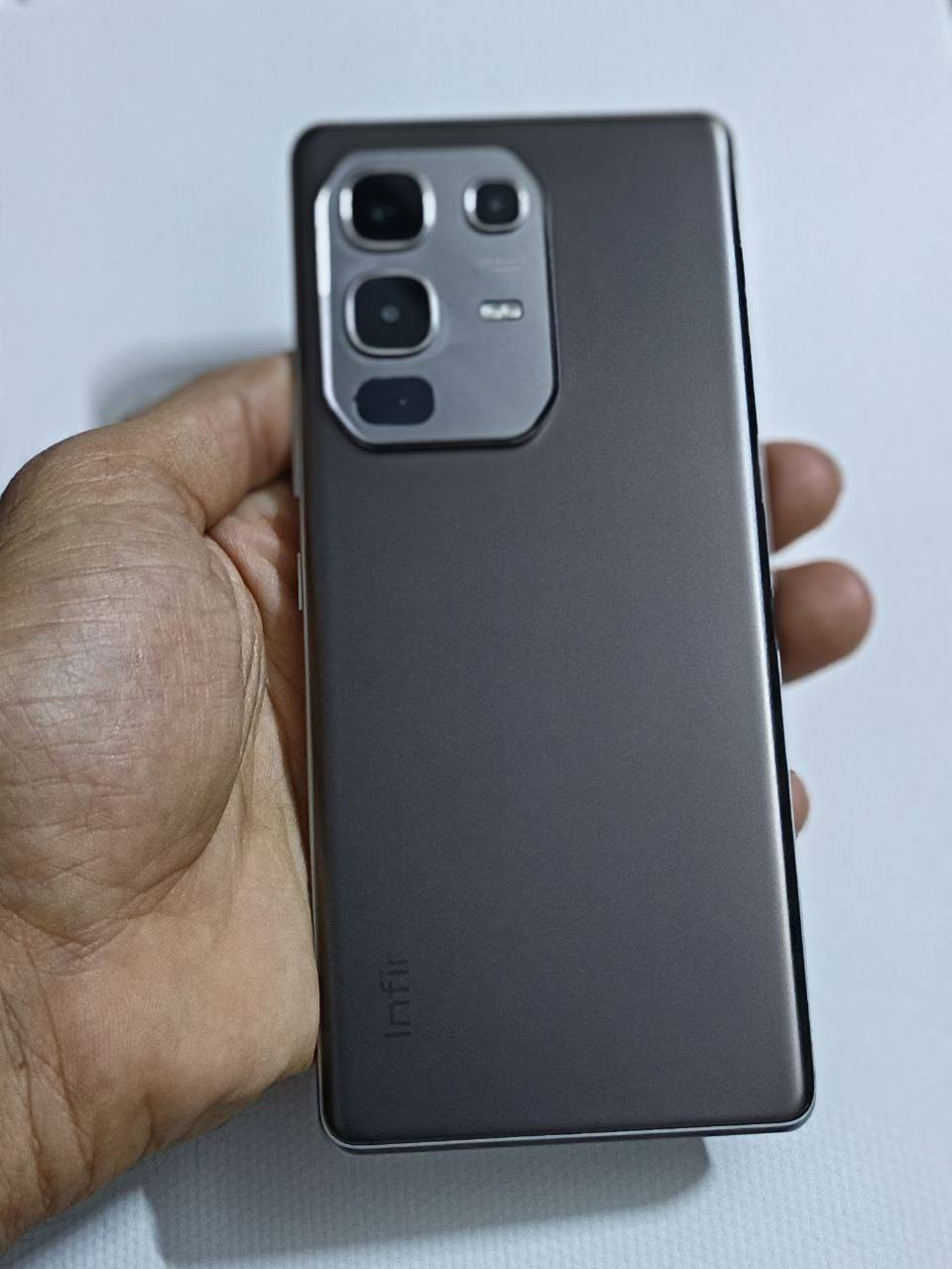 السلام عليكم 
جهاز انفنكس نوت 50s5g 
الجهاز نضيف استخدام بسيط اقل الشهر مع كامل ملحقات الجهاز 

مواصفات الجهاز 
شاشه AMOLED144HZ
ذاكرة التخزين
256 رام 8

معالج الجهاز Dimensity 7300 Ultimate

سعة البطارية 5500mAh

السعر 280 
العنوان بغداد مدينة الصدر 
***********
