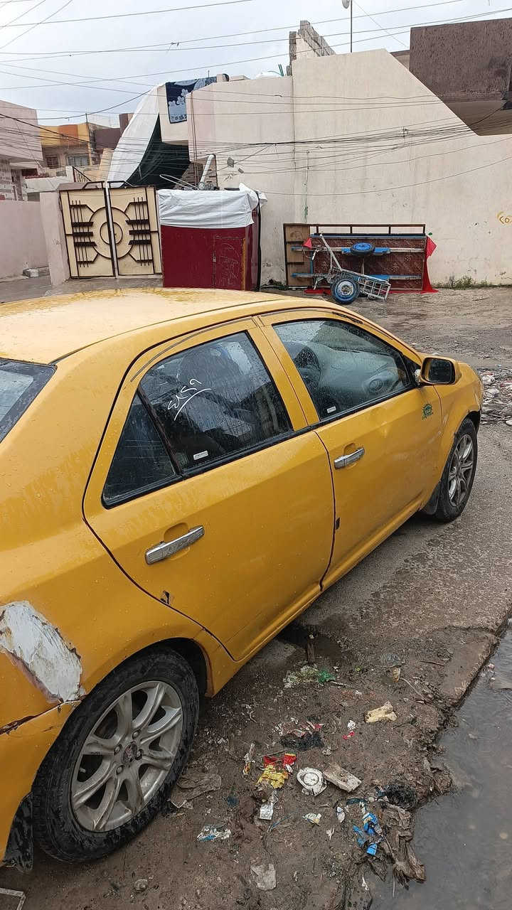 سلام عليكم 
البيع جيلي 
رقم بغداد 
شرط تحويل 
صافي مصفيه 
مرور هيه 
صاحبها الشرعي بل موصل 
مشروع وطني 
سنويه 2027
تراهم نقد فقد 
***********
***********
