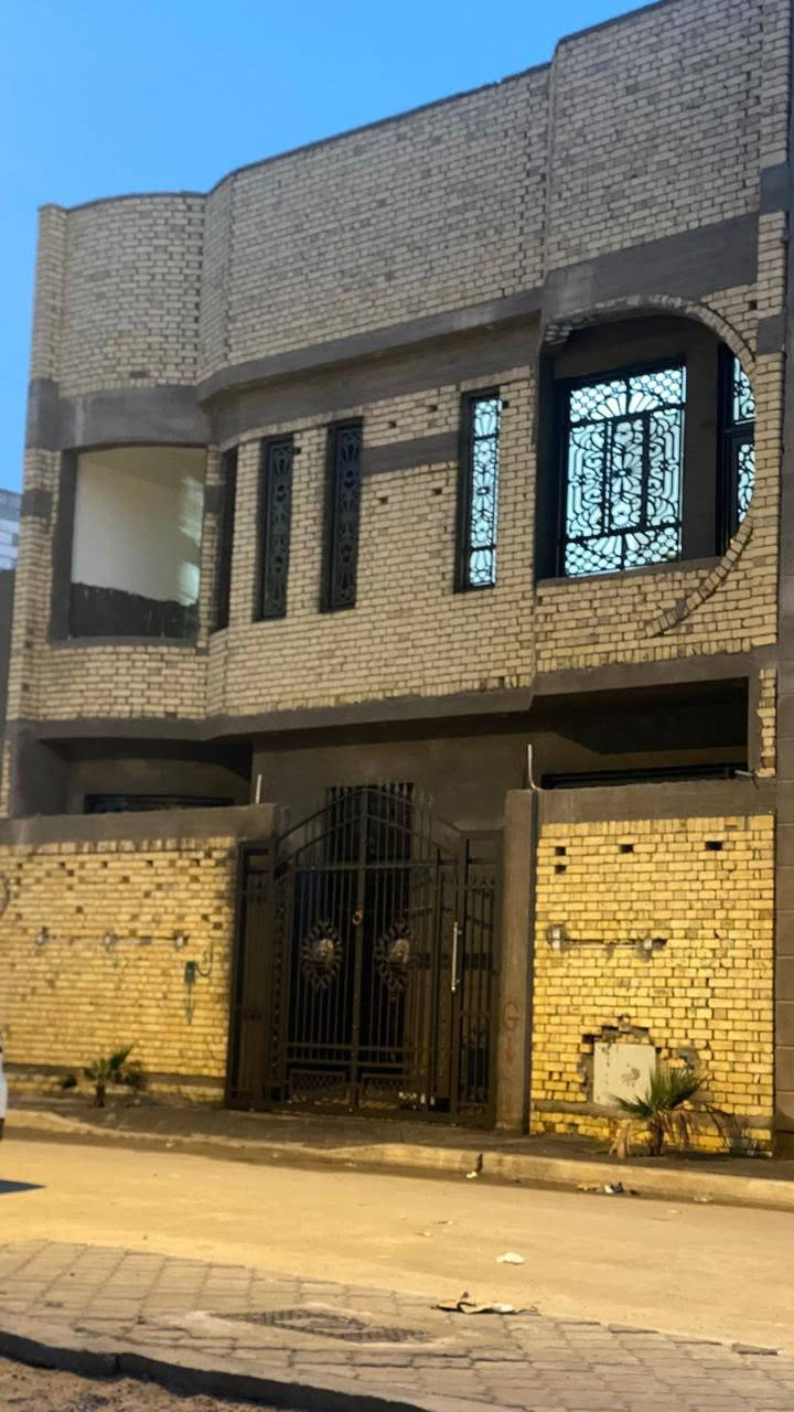 دار  🏠 البيع. الصحفين 2 غريب على محطه جنه البصره. 
وغريب علئ شارع السيدين البحريه. 
واجه 10 نزال 12. بناء 🚧 حديث موقع مميز. 
طابو صرف تحويل مباشر. بيت طابوگ كامل صب مركزي تواصل. ***********
