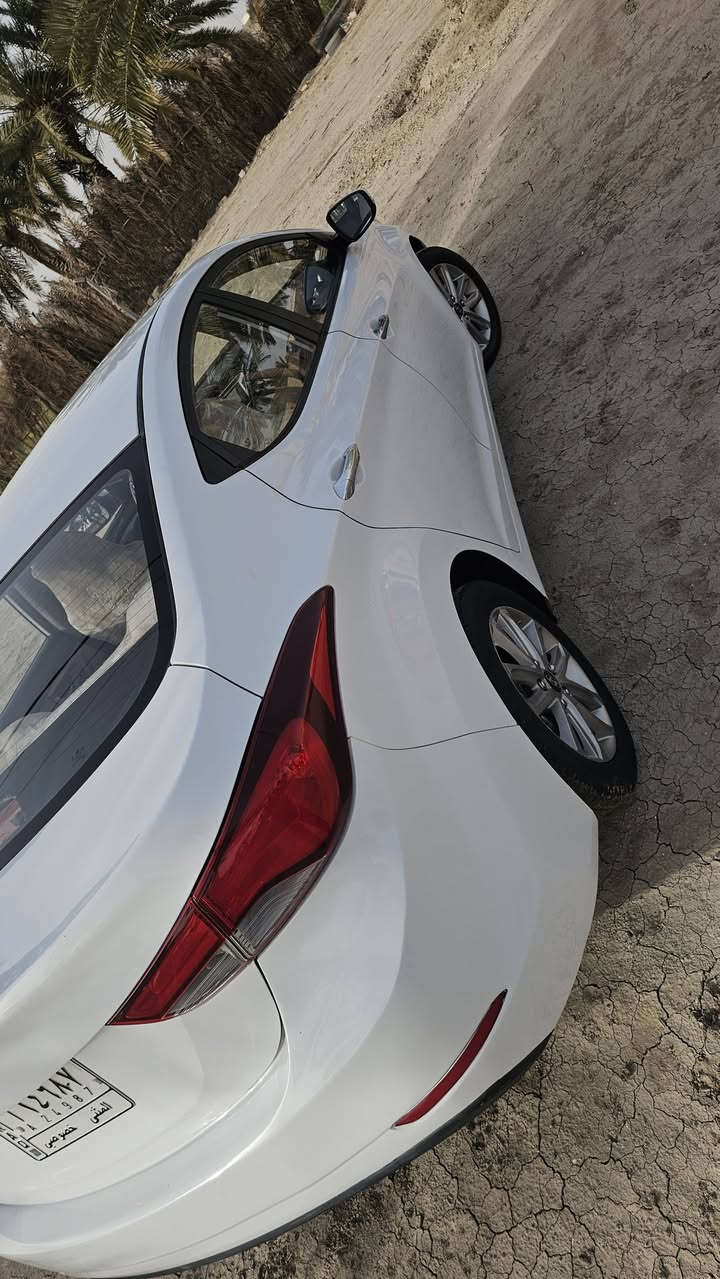 النترا خليجية 2016
محرك 2000 دوش
نص فول شاشه تحكمات ستيران 
تبريد قطعتين 
ويل اكروم 
ضرب جاملغ أمامي وبارد في الجنطه 
السعر 128 
مكان السماوه ***********
