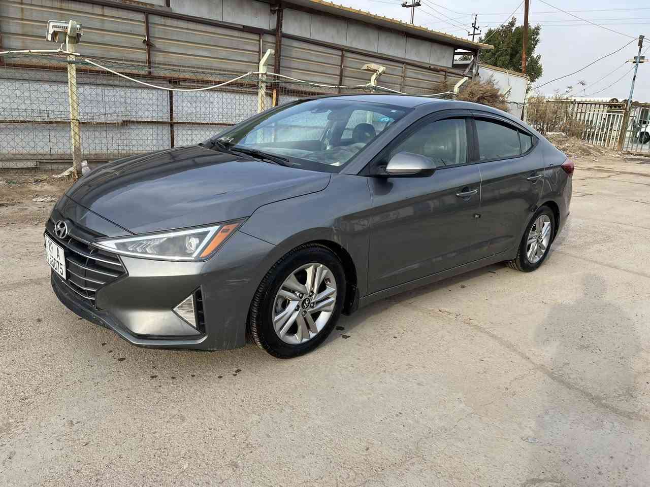 السلام عليكم  النترا  2019.  وارد امريكي سياره كفاله مرفق سونار  مع الصور  سياره جاهزه من كلشي  
مسار بين خطين 
مثبت سرعه 
 زرع عدسات لد
تبريد امامي فقط 
& ذي قار - الشطره 
***********
السعر 145
