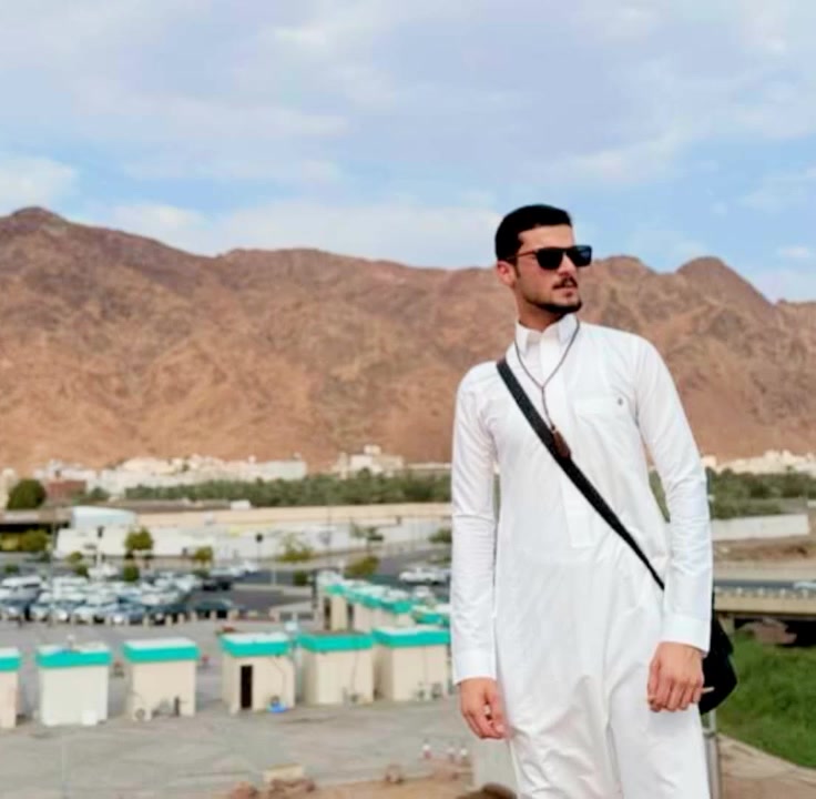 بسم الله وعلى بركة الله 

نجدد العرض. عمرتك فقط ب((٦٠))الف عراقي🇮🇶

بدئنا باستلام الجوازات لرحلة( البر ) 🚌 ( البر) المصادفه  ٢٩ / ٧ 
١/ ٤ أيام في المدينه مركزيه  قريب من الحرم🇸🇦

٢/ ٦  أيام مكه محبس الجن  فنادق اربع نجوم راقيه 🕋

٣/ ثلاث وجبات طعام طبخ عراقي درجه اولى 
٤/ ظيافة الطريق فطور وعشاء وفواكه وعصائر 

٥/ هدايه احرام رجالي ونسائي وجنطه كبيره وصغير وباج تعريفي وربطات 
٦/ مبيت في مزرعه نظيفه ومرتبه في حائل 
٧/ مزارات مكه والمدينه كامله + سفره إلى البحر الأحمر جده 

كل هاذا وبسعر فقط (٧٥٠ ) الف دينار شامل كل هاذه التفاصل 

ملاحظه// لدينا نظام الأقساط المريح بدون مقدمه وبدون فوائد ✅
كل شهر  ٦٠  الف بدون طعام فقط ظيافه الطريق 🍽️
كل شهر  ٧٥ الف مع الطعام والهدايا 
على ماستر الرافدين حصرا ***

شنو منتظر كل ما عليك الإسراع بتسليم جوازك لحجز مقعدك 
لكي تتفرغ للعباده وترك الباقي علينا خدمتكم شرف لنا 
للاستفسار الاتصال على 
***********  / واتساب ☎️حسوني المشهداني 
*********** / خادمكم السيد الحاج عبد الستار المشهداني
