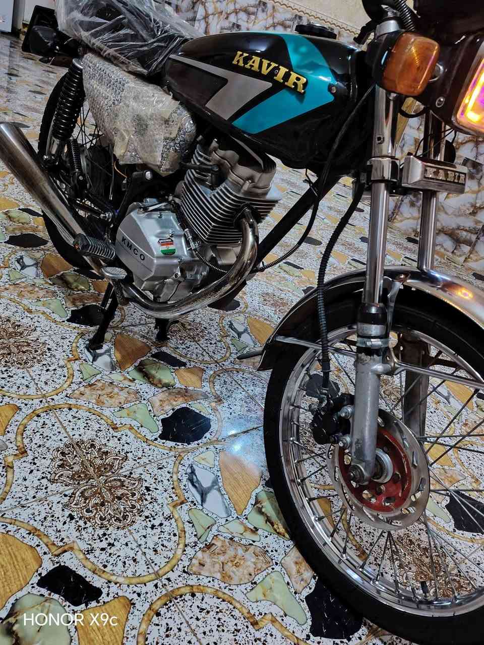 سلام عليكم
دراجه كڤير ايراني 200cc 
مكلف بلنشر.. الرقم ***********
