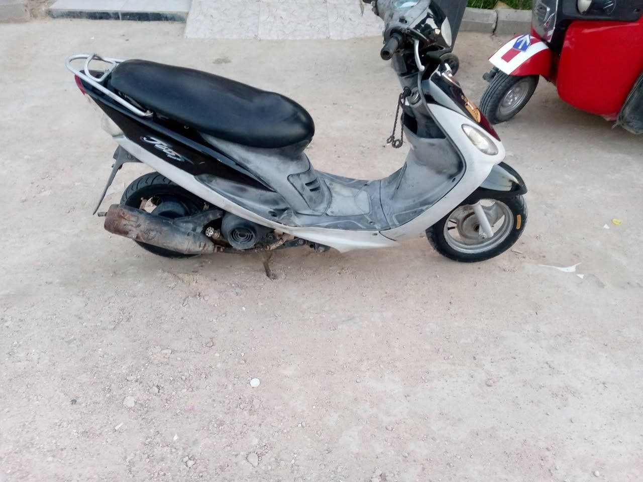 بلاش 
دراجه للبيع ماكس منغولي دراجه حلوه ونضيفه  مجفته تجفيت  جديد بعدهي عل سحك  كلشي شغال بيه 
سعره 450
***********
