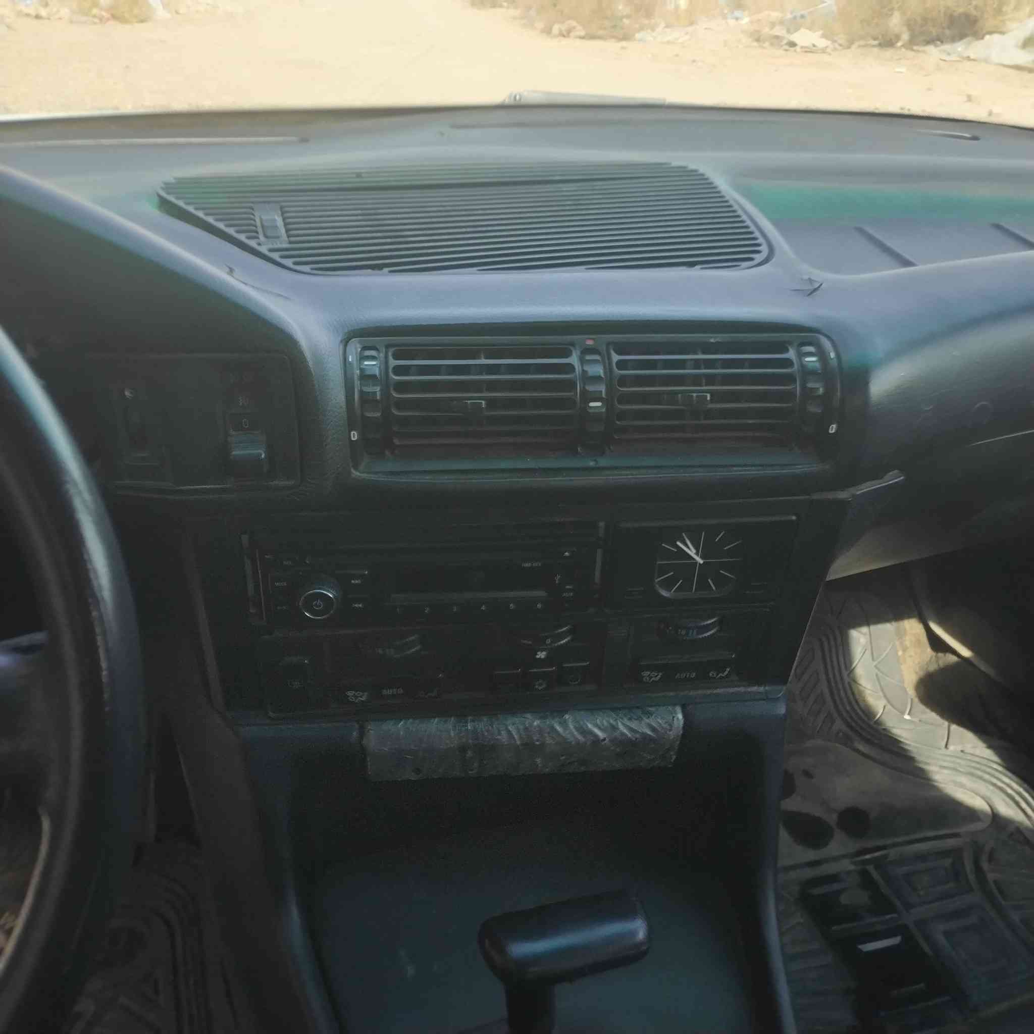 السلام عليكم شباب BMW للبيع موديل 1991 بغداد مصبوغه عام للجماليه محرك فانوس بجم عريض تحويل ثاني يوم السعر 45 ورقه وبيه مجال مكان بغداد حي الإعلام للاستفسار الاتصال على الرقم ***********
