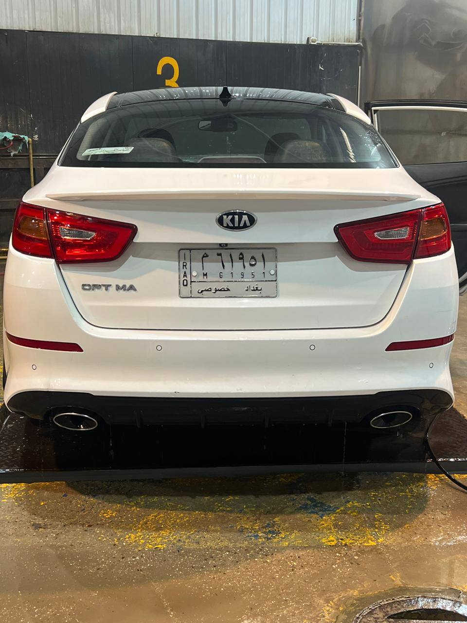 2015 VIP مواصفات الـ جي تي لاين خليجي
‎▪️لون ابيض صدفي  
بيها باب خلف السايق صار حادث وتبدل مو نفس اللون 
رايدها ب ١٦٥ رقم هاتف ***********
