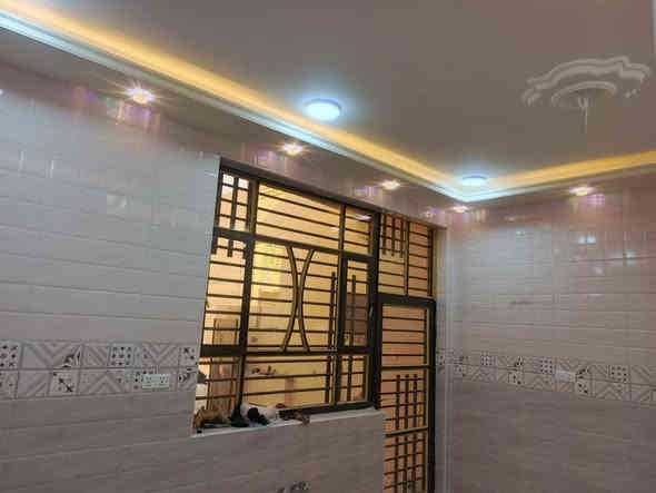 السلام عليكم بيت مساحه 160متر خلف البانزينخانه بته مباشرتا السعر 150 البيت علما أن البيت مامسكون بي للاستفسار اكثر الاتصال على الرقم ***********
