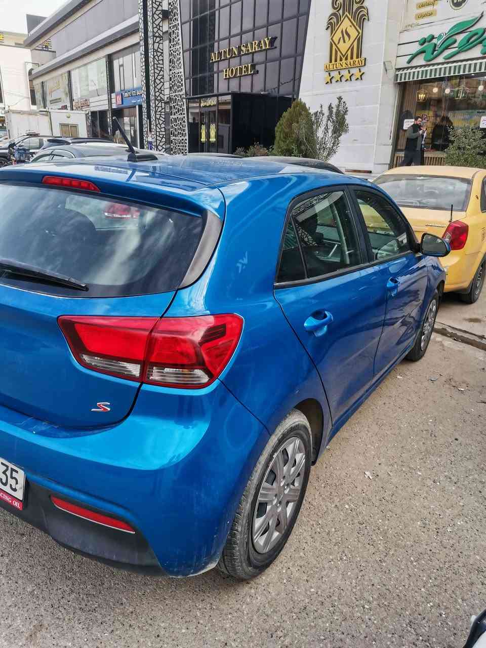 كيا ريو s 2021.. رقم أربيل
سنوية وكلش حاضرة وجاهزة ومباشرة تحويل او وكالة
ماشية 60 الف...
ضرر : جامرلغ وبونيد مبدل بلاد
بدون دواخل. ايرباك راجع بلاد.
السعر ***********
