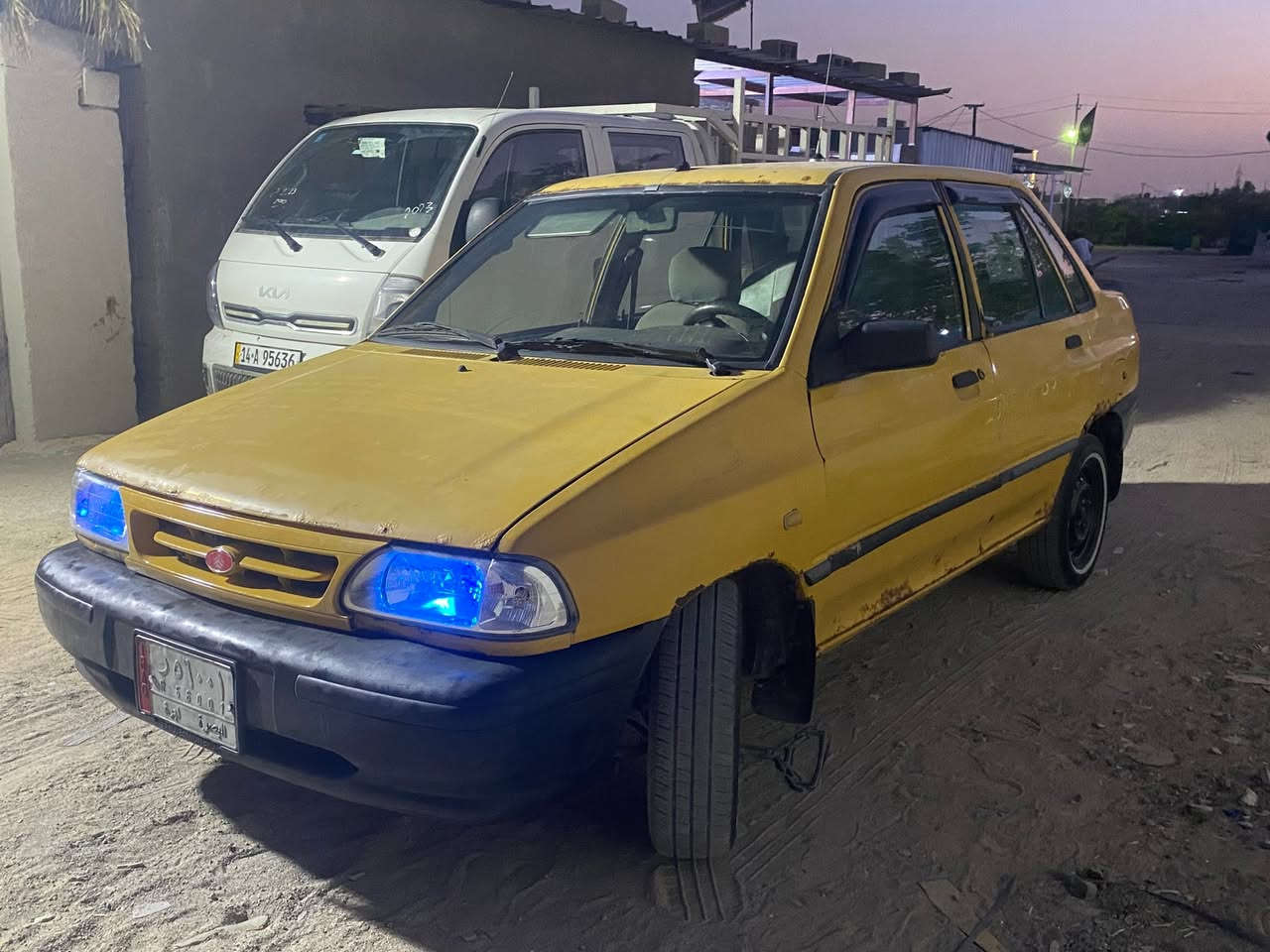 سلام عليكم
سايبه موديل( 14 ) للبيع
( مكينه وكير ) كفاله
بدون ضربه 
منضومة تبريد ب باكيت 
تبريد ثلج❄️ شرط
كهربأئيات كلها شغاله ماكو شي مايشتغل 
منضومة زنون عالي ناصي 
سنتر لوك اربع بيبان كلها شغاله 
دواخل جدد 
حداديه جديده 
سياره بلاديه وجديده 
راعيها يريد تحويل 
تحويل ثاني يوم 
تخم تايرات توه شادهن 
كيج حماوه وبانزين كلها شغاله 

السعر ( 24 ) وبيها مجال بسيط 
رقم الهاتف ( *********** )
عنواني ( البصره الزبير الشعيبه )
 الياخذها مايذب عليها ربع
