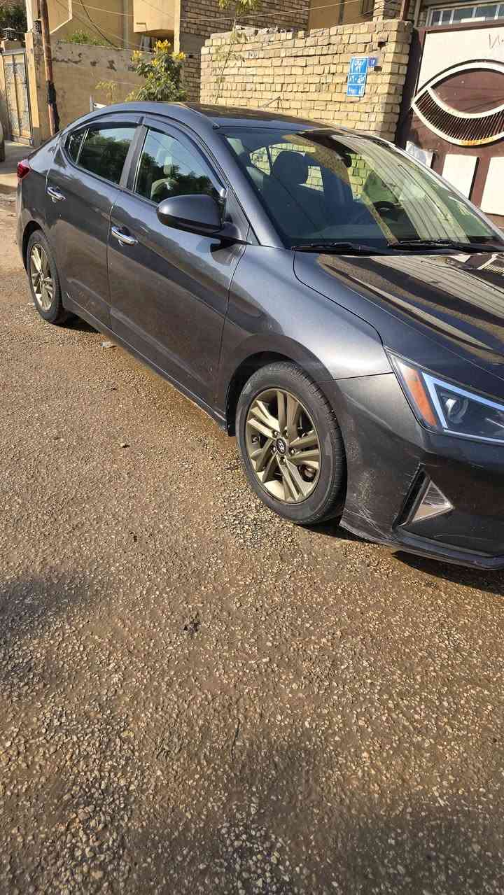 النترا ٢٠٢٠ امريكي ضررها مرفق بالسونار
نص مواصفات 
رادار امامي جانبي خلفي 
مانع اصطدام نقطه عمياء 
تبريد منفصل مناخين 
 شاشه كاميرا تحكم جهتين 
گير محرك تبريد وضع الشركه مملعوب بيهن
ماشيه ١٠٩ mi
بيها منضومه غاز 
السياره بأسم الشركه وكاله او تحويل مضمون 
تخم تاير وصبغ وياله لايت عدسه شادلها اوسرام باتري جديد
اخوان ضررها بس مال امريكا واضح بالسونار 
سعرها ١٣٣ مجال بسيط رقمي *********** مكاني الدوره 
(ممتواجد ع الفيس )
