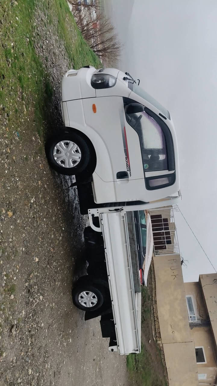 ماشاللە 2010ئەبو کلاج
مۆسەفات 2011
نمونە لەجوانی 
تازە داغڵ 
فول فول مۆسەفات
سەقف سەلە
کوشن هیتەر 
ئاوێنە هیتەر 
ناوبۆدی تیایە
تایەی تازە ماڵی دۆستە 
سەیارەکە 180هەزار ڕۆشتووە 
شوێن پێنجوێن
***********
***********
