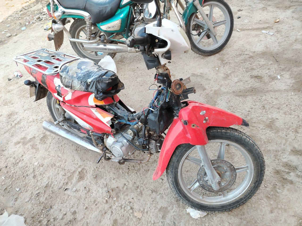 السلام عليكم سرفيز للبيع ماطور حلو بس عندي الهندر ملحوم مكينه لاتنقيص ولا تبخير  رايده 400وبي مجال ***********
