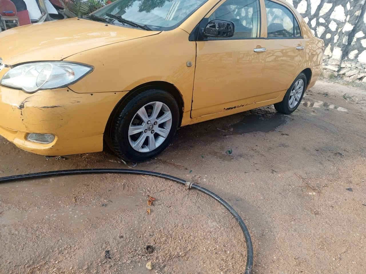 سلام عليكم شباب بيوايدي F3كير عادي مكينه كير مكفولات حداديه ٩٠ بل ميه توها صاعده هزه وسنويه ٢٠٣٠ويل كب تخم تاير باتري توني شاده وكهرابايات كلها شغاله كبل تشتغل علا باب الله مصفره هيه تاخذ كامل السعر ٢٨ وبيها مجال لن محتاج فلوس او التصل ***********
