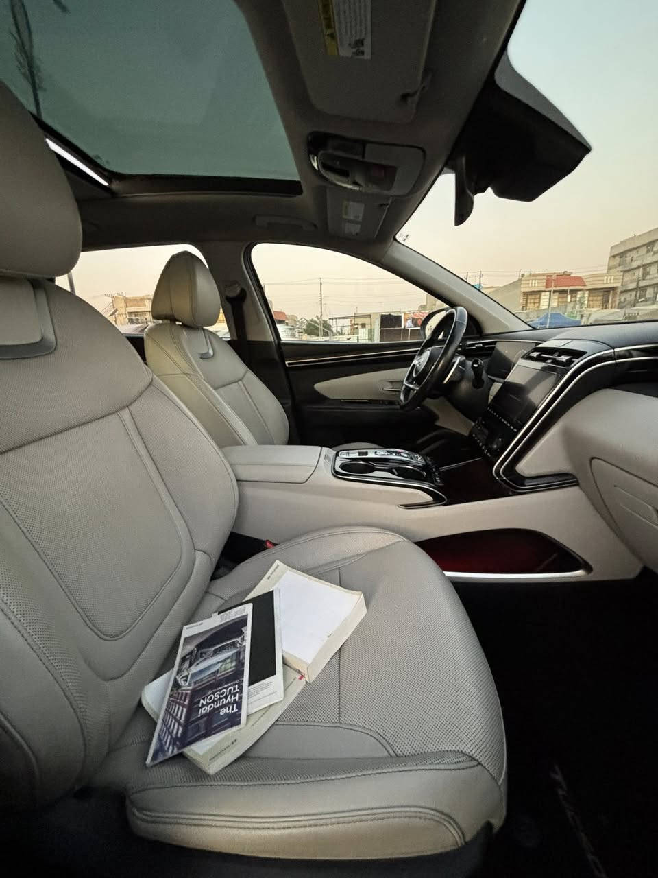 السلام عليكم توسان 2022 فول مواصفات اعلى فئه 1/1 
السعر ( 179$ ) مكانها بغداد *********** 
سياره وارد امريكي صور حادث بل منشور بدون دواخل 
محرك 2500 مكفول هوه والكير مواصفات / بنوراما / شاشه جبيره / كشنات جلد وكهرباء وتدفئه وتبريد / صندوك كهرباء / رادارت امامي خلفي جانبي / كير دكم / بصمه تشغيل + بصمه ابواب / كيجات دجتل وبعد بيها كلش هواي مواصفات الشراي يتصل
