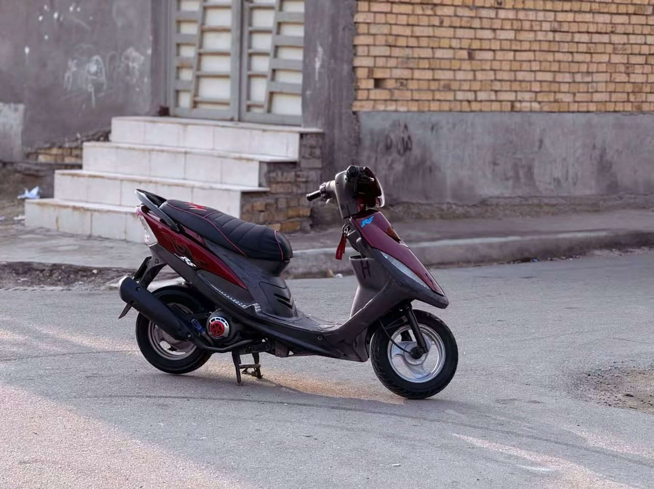 ماكس عدلة دراجة مامفتوحة صارلها فوك شهرين من طالعة من حاوية دراجة شلعة ومعدل شرط ختم واحد داخل وخارج ووياها غراضها لأصلية دراجة نظافة فول وسعرها مليون دراجة بحالة الوكالة مكاني ناصرية مركز رقمي***********
