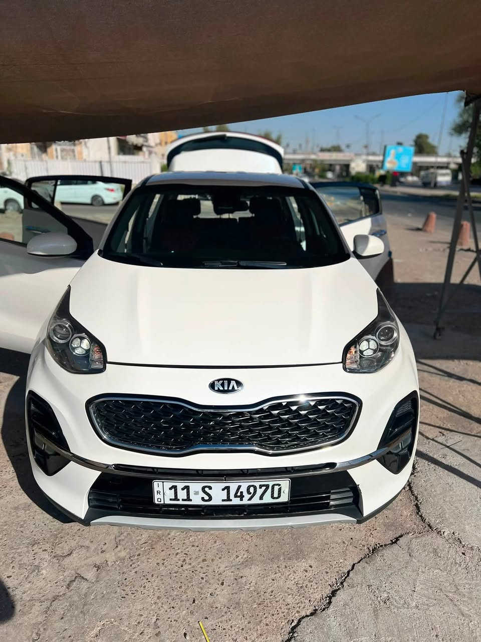 Kia Sportage 2022
امريكي رقم بغداد

ماشية 55,000 mi

حادث دعامية امامية فقط

بدون ايرباك مثل ما موضح بالصورة

مكانهة بغداد 

المواصفات .

فور ويل 4*4

شاشة كبيرة تدعم 

نظام كار بلي

تحديد مسار 

مانع تصادم 

مانع انزلاق

شفتات استيرن

تحكمات استيرن 

ثلاث انطمة قيادة

السيارة جاهزة ما ناقصهة شي 

للتواصل *********** 

السعر 168 ورقة 

وبيهة مجال
