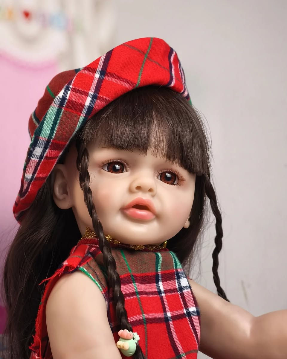 كل لقطة تحكي قصة! 📸🎥 دميتنا ليست مجرد لعبة، بل قطعة فنية مليئة بالسحر والفرح! 🎁💖"
#العاب_اطفال #ألعاب_مرجوحة 
اي لقطة اعجبتكم اكثر؟


**إذا كنت صاحب هذا الإعلان وتريد حذفه لأي سبب، رجاءا أرسل رسالة إلى الدعم الفني**