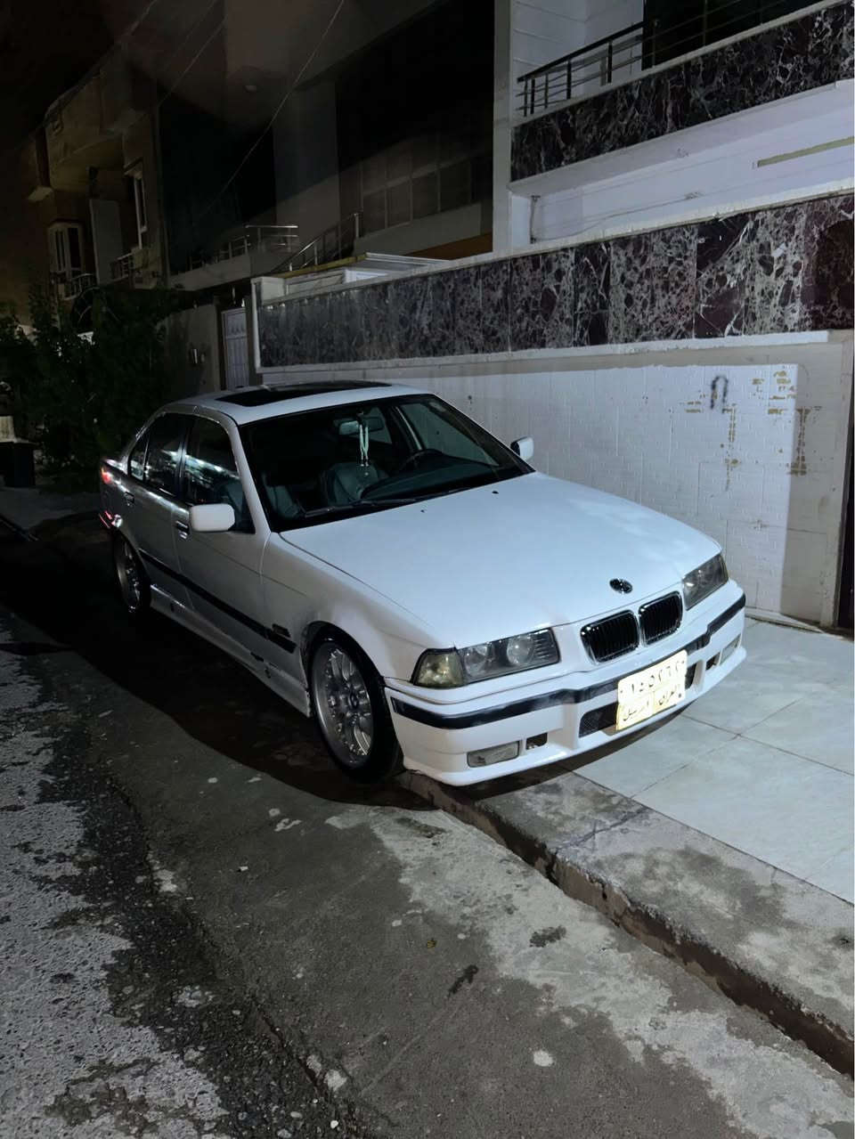 BMW e36 320i 1993
بلاد ٦ پستنە و مەکینە ٢٠ی دیجیتالە و بلادی تەبریدە 
سلاید و ئاوێنە کارەبایی و قفل مەرکەزی و سوکان پاوەر 
ناو سپی و رەساسی 
گێر و مەکینە بە شەرت 
وەکالەی بەناو خۆمانە 
سەنەوی ٢٠٢٠ بەسەر چووە 
٤٠٠ هەزار غەرامەی لەسەرە دوای مەعامەلە دەگەڕێندرێتەوە 
سعری ٤٧ و مەجال أربيل, العراق


**إذا كنت صاحب هذا الإعلان وتريد حذفه لأي سبب، رجاءا أرسل رسالة إلى الدعم الفني**