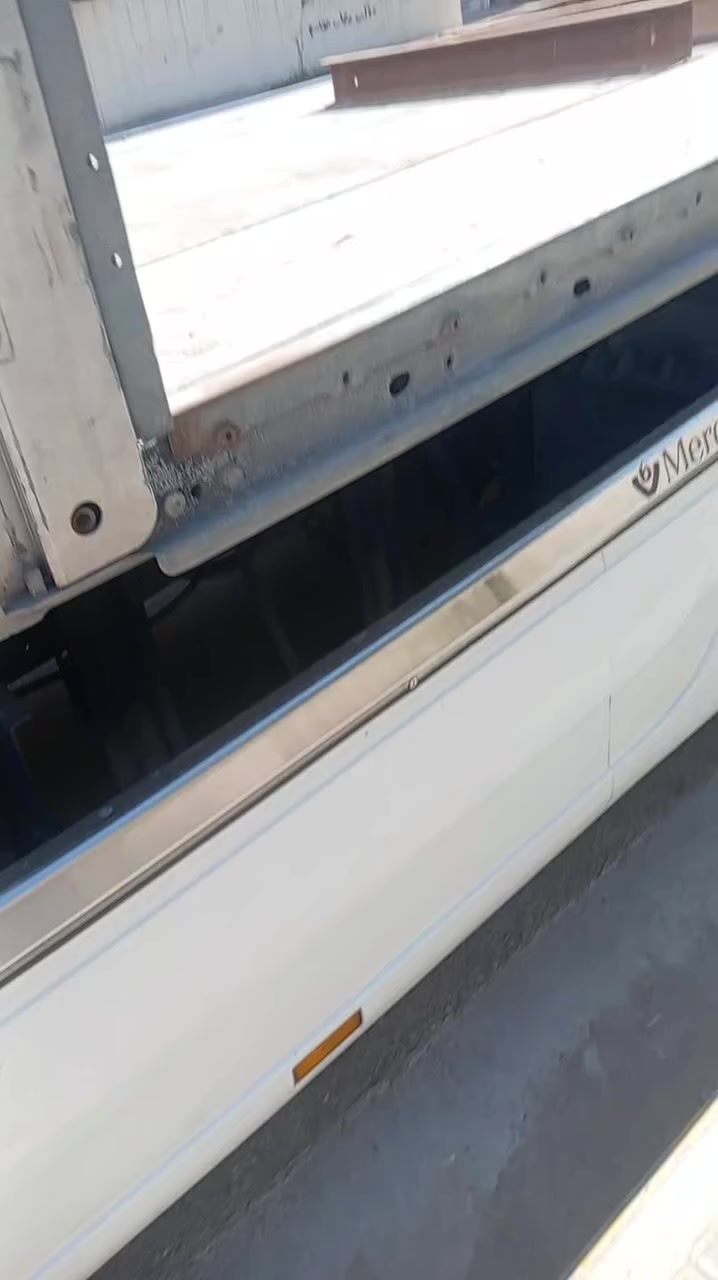 للبيع عربانه فلات شمتز جديده بمعنى الكلمه موديل ٢٠١٧ بدون رقم الهاتف ***********
