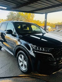 كيا سيرنتو 2023 لون أسود   أمريكي   محرك 2500 تنفس طبيعي   4 سلندررر  ...