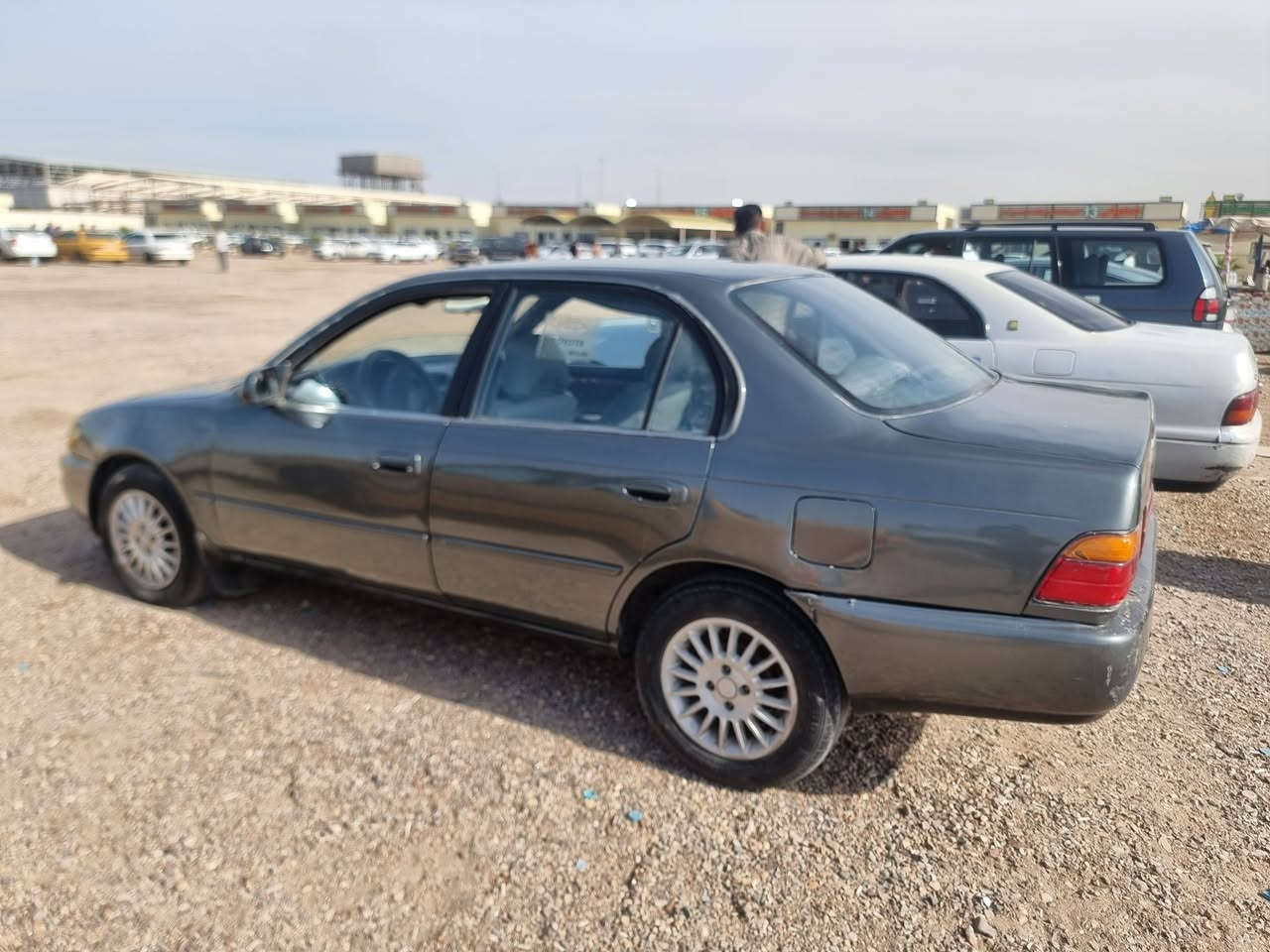 السلام عليكم
سيارة كورولا موديل 1992  للبيع 
السيارة مصبوغة عام قبل شهرين بدون حادث تجديد صبغ فقط 
كير و محرك شغالات و التبريد سستم كامل فقط ضعف في الكومبريسر 
السعر المطلوب 43 ورقة 
للتواصل الرجاء الاتصال على رقم الهاتف فقط 
***********
