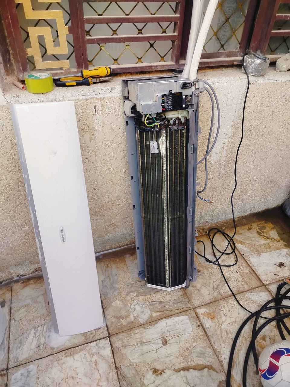 فتح ونصب وصيانه السبالت ونقل من مكان الى مكان شحن غاز باسعار مناسبه 
*********** للحجز واتساب او اتصال
