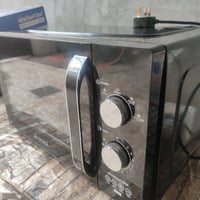 مايكروويف نيوال • نظيف • استعمال خفيف