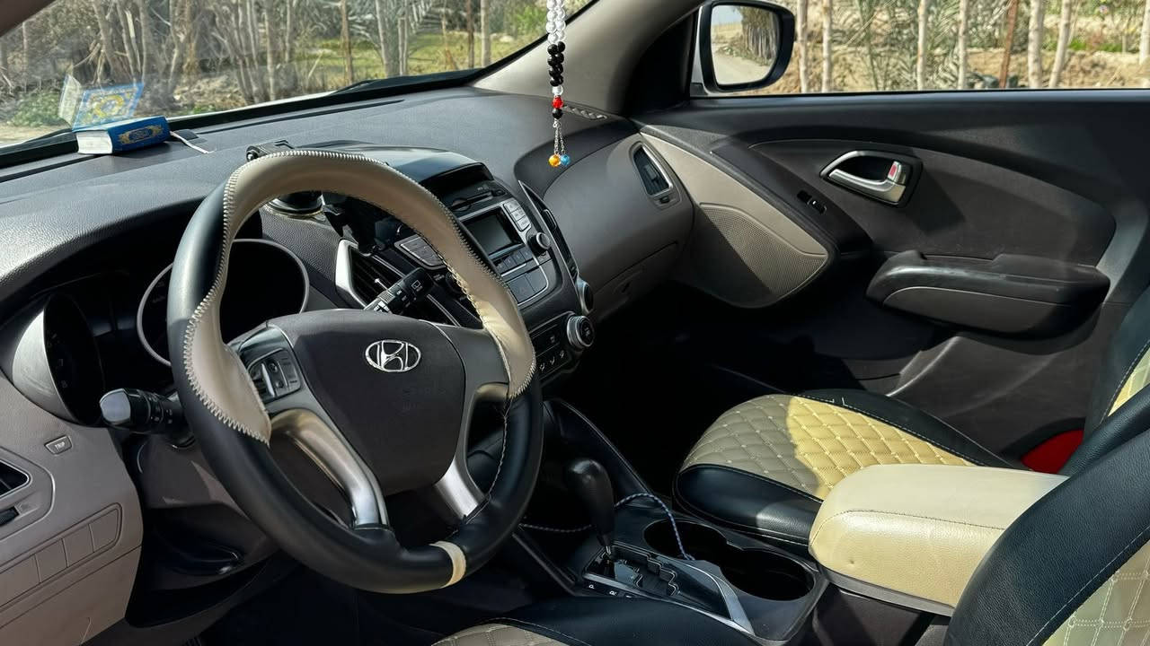 السلام عليكم

توكسان للبيع 2012 خليجي

محرك 2000

ماشيه 96000 كم قابل للزيادة

لا صبغ ولا تبديل سيارة بلادية مثل ما موجود بالسونار

سويج عدد 2 اصلي

بغداد باسمي

السعر 145 $ بيها مجال

موقع ابوغريب

الاتصال ***********
