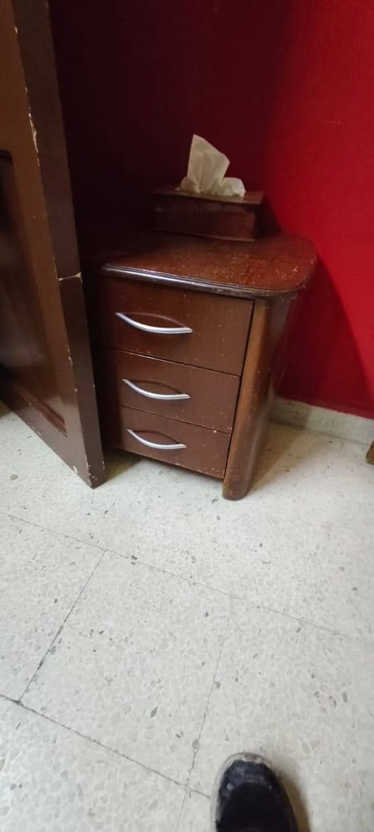 بسم الله الرحمن الرحيم
#شراء وبيع #مستعمل #مفروشات #غرف نوم وغرف أطفال وغرف ضيوف وتخوت مفردة وخزن فردتين للتواصل خاص فقط
#موجود للبيع
#غرفة نوم زان وقشر جوز كاملة تخت عنبر مع فرشة وسكرتون وشفنيرة وكمدينة عدد ٢
#خزانة أبايض .... #تخت مفرد ونص عنبر هيدروليك.... #تخت #مفرد عنبر هيدروليك...سكرتون ميلامين ٥ فردات ...


**إذا كنت صاحب هذا الإعلان وتريد حذفه لأي سبب، رجاءا أرسل رسالة إلى الدعم الفني**