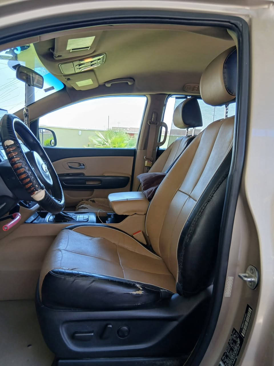 للبيع كيا سيدونا موديل 2015 رقم بغداد بسمي سنويه نافذه الئ 28 تحويل مباشر ضرر السياره بالخارج باب سلايت والچاملغ الخلفي تصليح والبقيه قطع صبغ بالحزام مواصفات السياره نص فول بيبان سلايت كهرباء والصندوگ ميكانيك كشن السايق كهرباء تدفئه وتبريد ومرايات شفط وكامره دوارة وسنتر لوك شغال *********** وتفاصيل وت ساب وماسنجر مكان السيارة الانبار القائم اعتذر عن الاطالة
