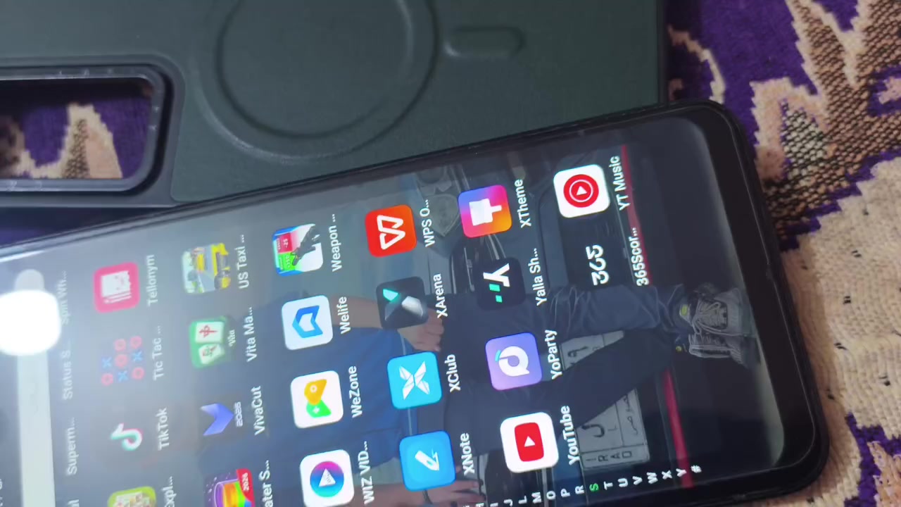 ألسلام عليكم،
‏
‏جهاز أنفنكس نوت
‏
‏جهاز قوي لأنفنكس وكلنا نعرف شركه أنفنكس شنو 
‏
‏مواصفات ألجهاز
‏ألمعالج Helio G88 يعني يشغل ببجي   من 50 ألى 60 فريم بالراحه
‏كامره 50 ميكا بكسل يعني فول كامره وألبورتريه فول بي
‏بطاريه بحجم 5000 ملي أمبير يعني تكفيك يوم كامل 
‏أهم شغله بي ذكاء أصطناعي وضع أل AI 
‏ألذاكره مالته 128 
‏وألرام مالته 12  (6+5) يعني هيج رام قوي نزل ألعاب وتونس وشوفو شكم لعبه محمل بي وماماخذ من ألذاكره بس 77 
‏صوت ماشاءﷲ عالي كلش 
‏
‏ألجهاز على ألفحص تجي تفحص وذا بي أي خلل غير ألي ذكرته ألجهاز يرجع وأني أنطيك فلوسه 
‏أمانه ﷲ ورسوله ألجهاز مبدل شاشه أصليه مو عاديه وأللمس مالته مامتأثر أبد وشرط على ألفحص 
‏وبي فطر فوك بالجهاز مثل ماموضح بالصوره مامأثر ع ألشاشه أبد وتفحصه كدام عينك يلا تاخذه 
‏
‏تجي ويا شاحنه وكيبل وكفر كلش حلو للجهاز مثل ما موضح بالصوره
‏
‏كل هذا وبسعر 150 ألف وبي مجال للطيبين ﷲ شاهد لوما محتاج مابيعه جهاز يجنن ماشاءﷲ
*********** موجود واتساب
