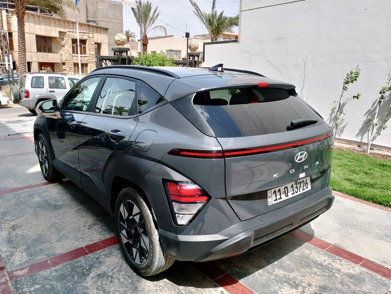 هونداي كونا 2024 وارد امريكي 
ماشيه  25 رقم بغداد باسمي 
السعر 165

🟢مواصفات
🟢 محرك 2000 دوش
🟢 بصمه تشغيل + تشغيل عن بعد
🟢 هند بريك بصمه 
🟢 شاشه دجتل متصل اندرويد وكار بلي  
🟢 كامرة خلفية دوارة ثلاث وضعيات
🟢 كشن السائق كهرباء
🟢 رادارات اماميه وخلفيه وجانبية 360°
🟢 تحديد مسار  وتحذير عند خروج عن الخطوط+ توقف ذاتي عن الاقتراب 
🟢  انضمه قياده درايف مود
🟢  اوتو هولد + نضام صعود منحدرات 
🟢 نقطة عمياء +اشاير بالمري 
🟢 تبريد بيانو مناخي منفصل قطعتين امامي وخلفي
🟢 شاحن واير ليس وتايب سي
🟢 فول تحكم ستيرن 
🟢 اوامر صوتية
🟢ويل كب حجم 18 
🟢استيرن رجاج عند الاقتراب من سياره

الضرر بالجاملغ الامامي ايرباك سليم صور الحادث بالمنشور سيارة جديدة استخدم شخصي
التواصل *********** متوفر واتساب 
