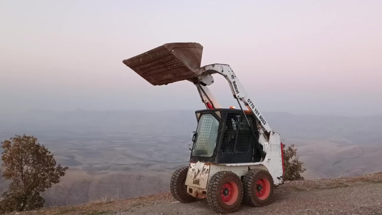 Bobcat 2014
رةقةم سةنوى١
مةكينة جديد
بدون سبخ
٥٠٠٠ساعا
***********
***********
