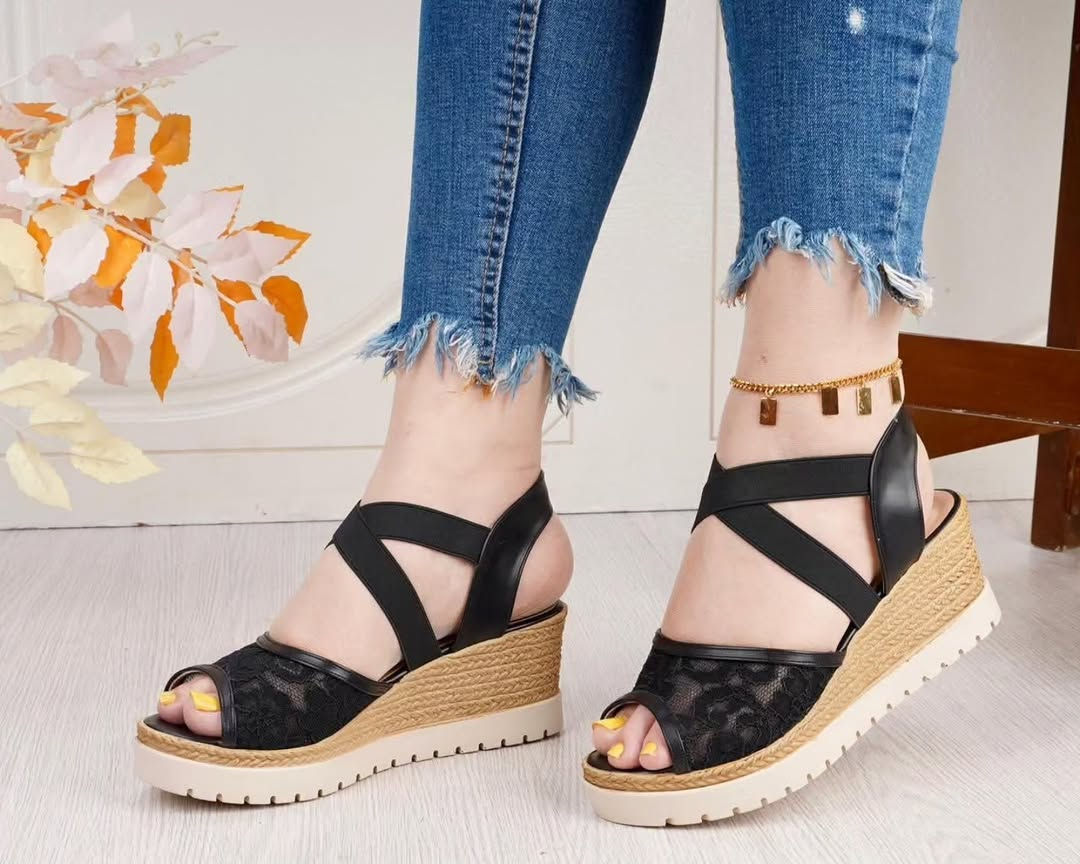 تم تكرار الموديل حسب طلب الزبائن
فلوريتان الاكثر راحة طبي كوالتي عالي
Size  3637 38 39 40 41
للحجز مراسله الصفحة او الوتساب *********** 
يوجد خدمة توصيل لجميع المحافظات
